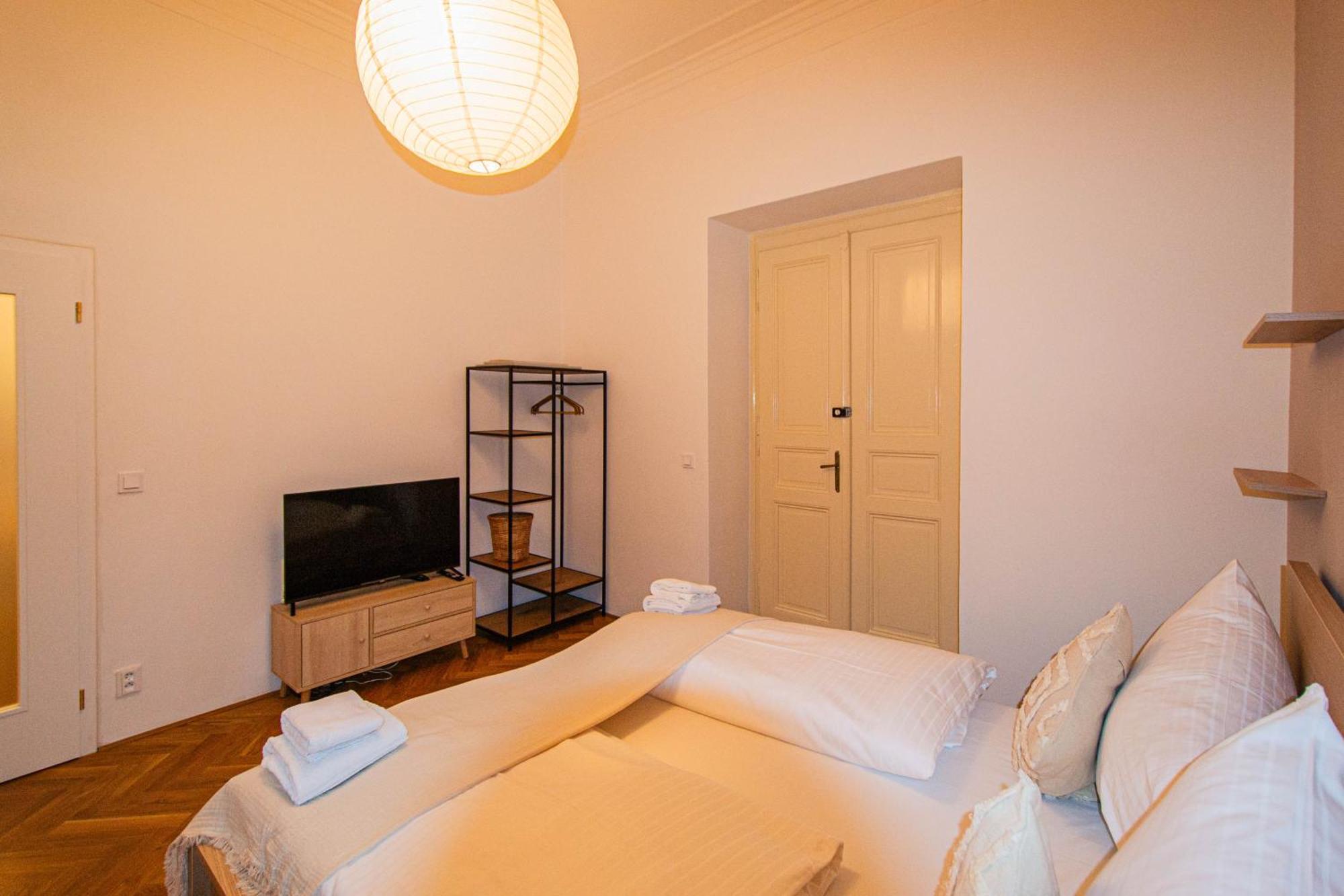 Lejlighed 3bdr Main Square Spacious Designed Prag