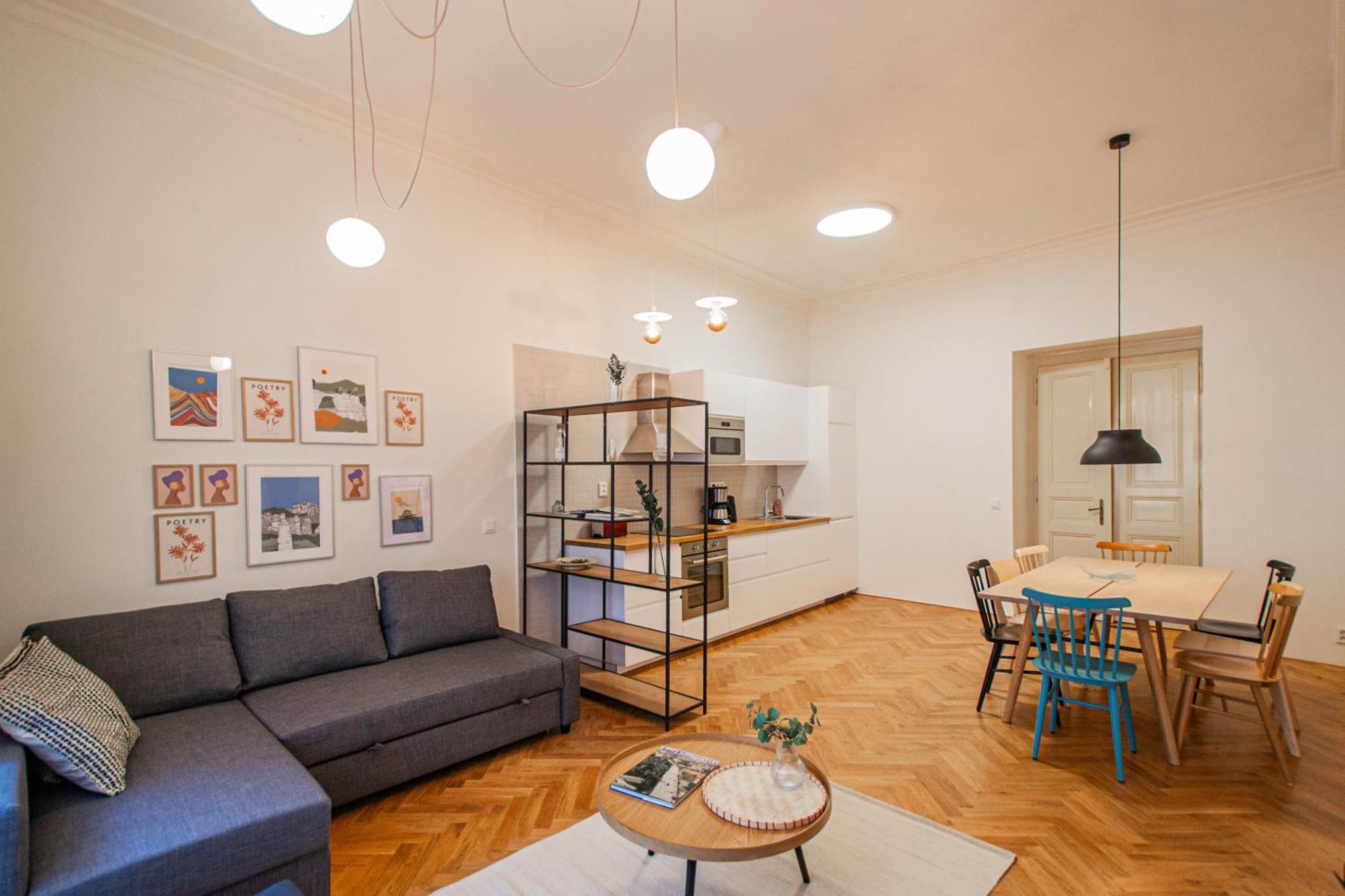 3bdr Main Square Spacious Designed Prag
